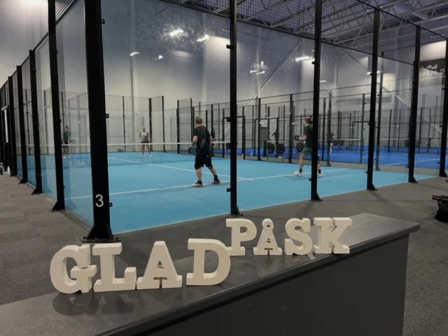 Vi vill önska er alla en riktig Glad Påsk 🐣 och tacka för en härlig start på 2026. Känner ni för att röra på er mellan påskägg och godis är både padelhallen och gymmet öppet 😁🎾